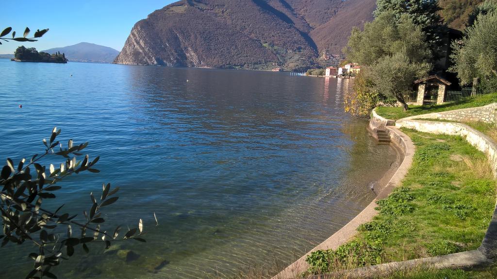 Residenza Borgo Antico Apartment Monte Isola Luaran gambar