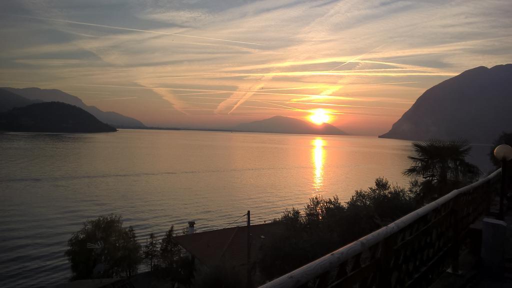 Residenza Borgo Antico Apartment Monte Isola Luaran gambar
