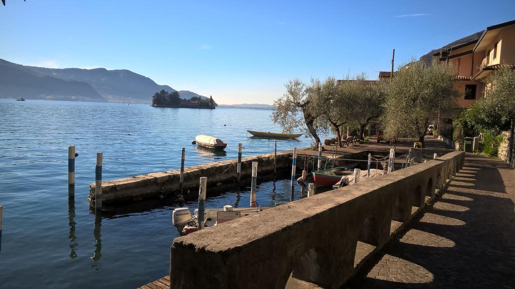 Residenza Borgo Antico Apartment Monte Isola Luaran gambar