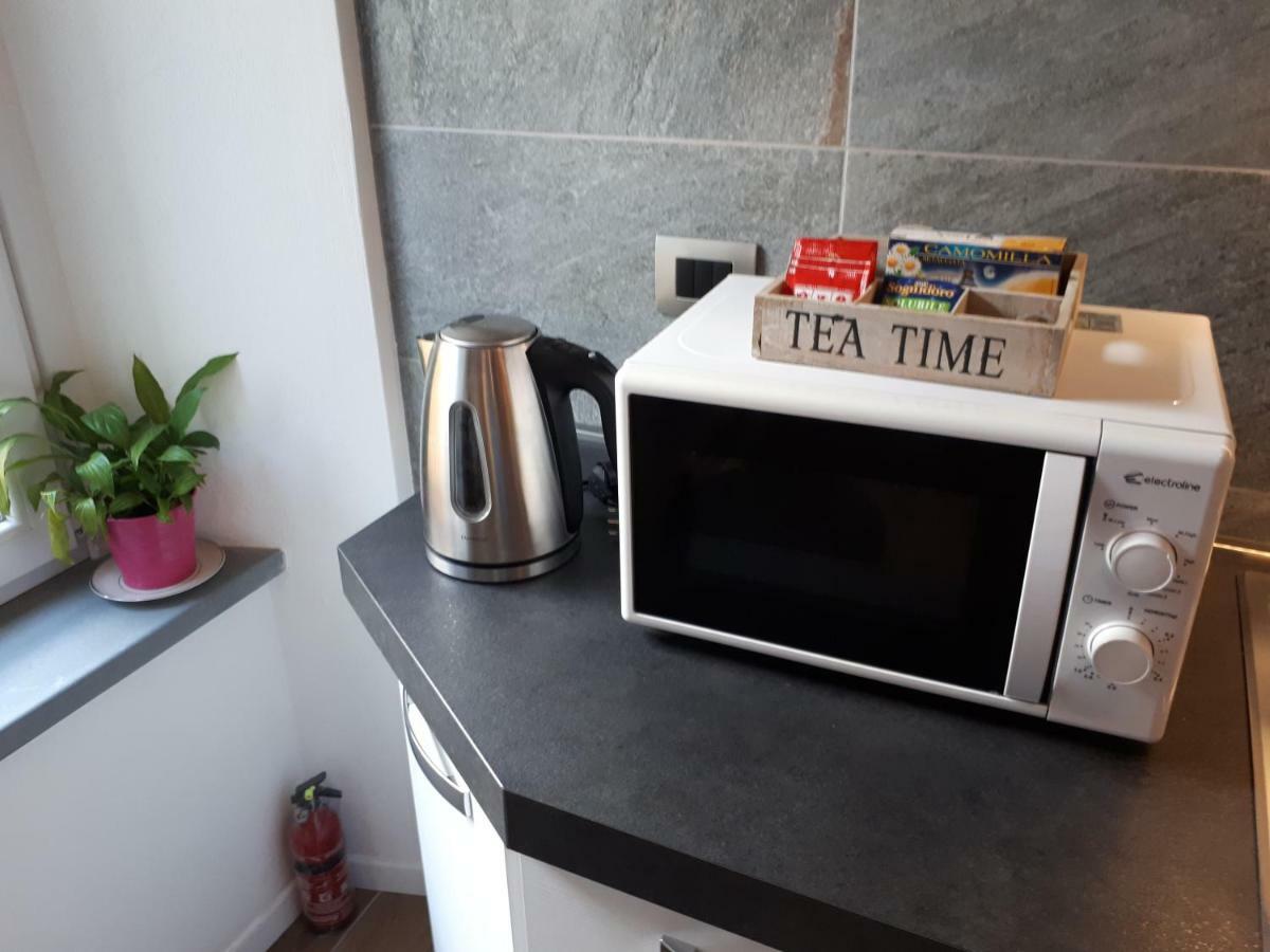 Residenza Borgo Antico Apartment Monte Isola Luaran gambar