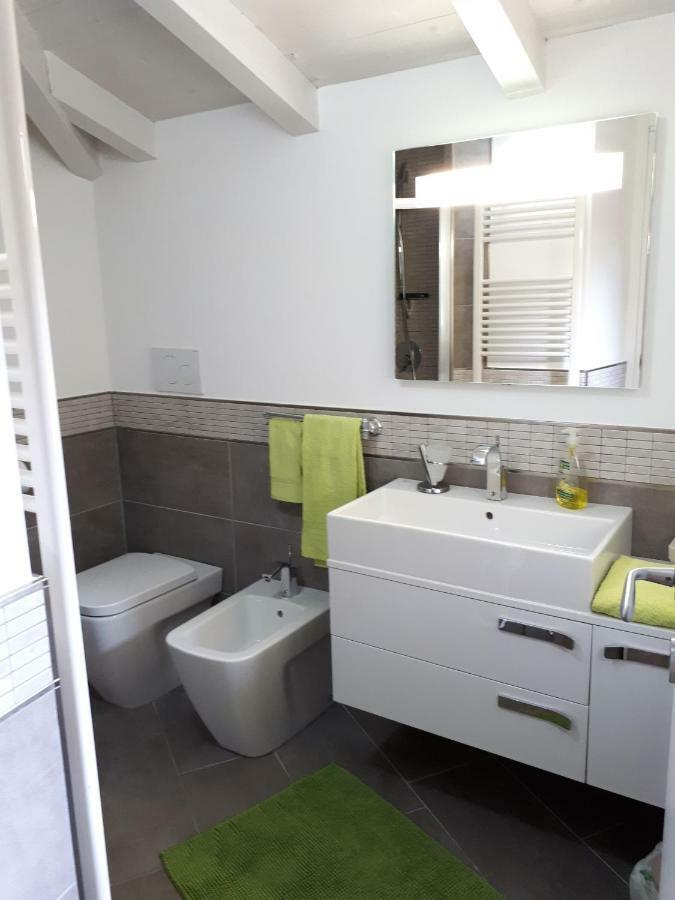 Residenza Borgo Antico Apartment Monte Isola Luaran gambar